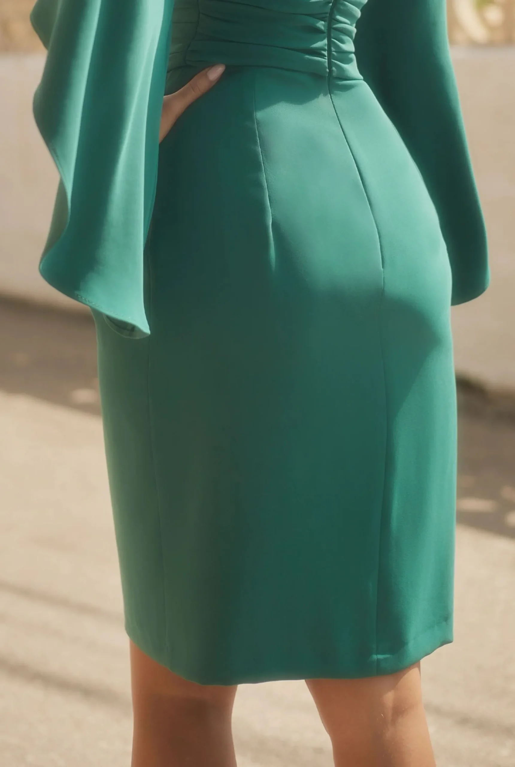 Hot Rafia - Elegant Green Midi Dress With V Neckline And Decorative Sleeves Women New Year'S Eve